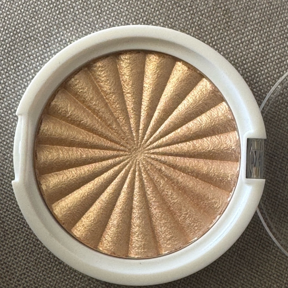 OFRA Highlighter Rodeo Drive 
New